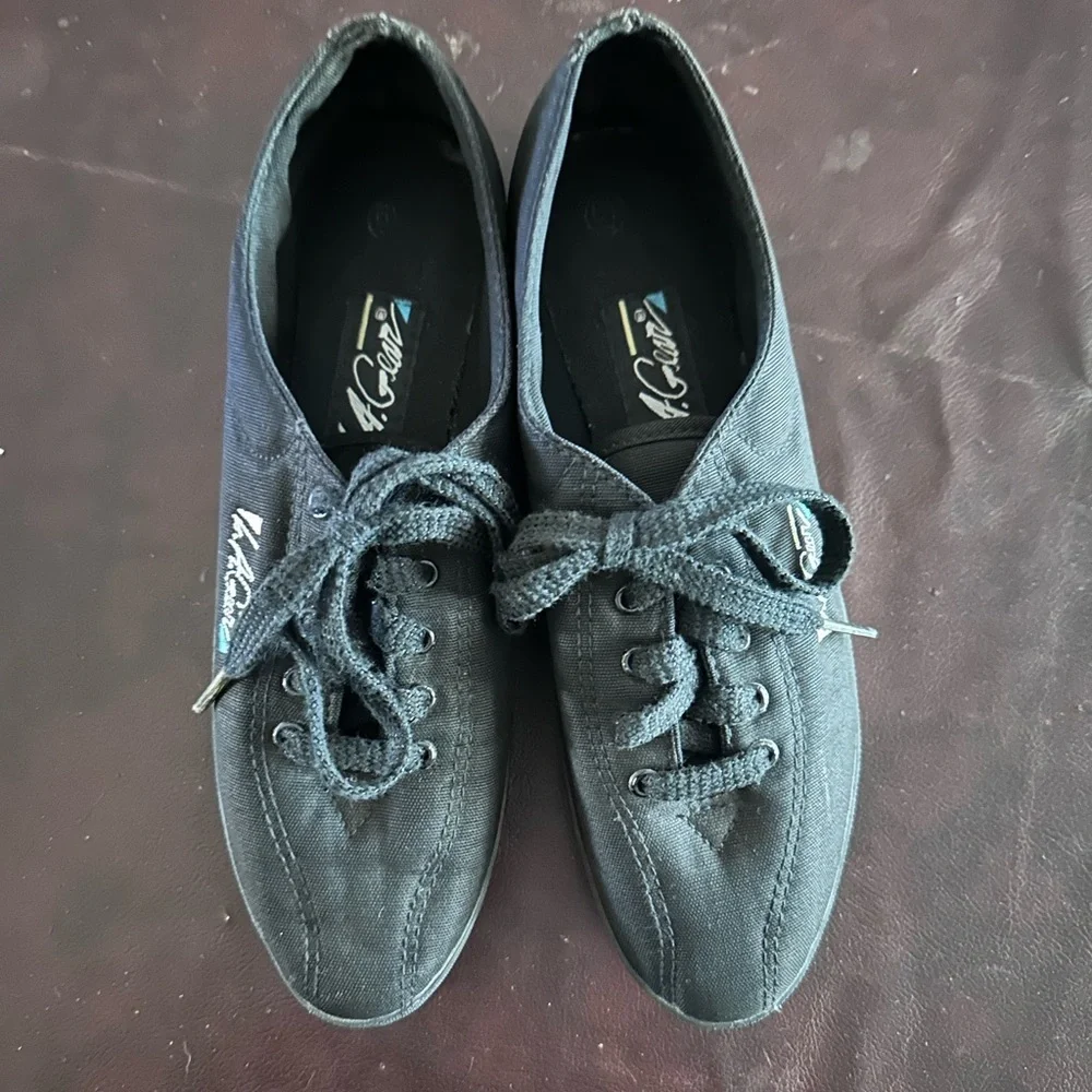 LA Gear shoes - Picture 2 of 5